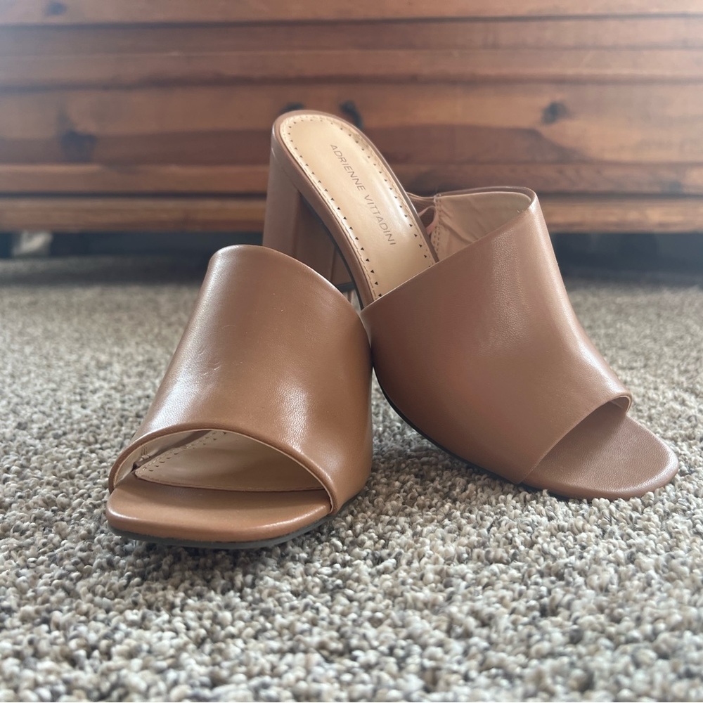 Adrienne Vittadini sandals.  Sz 8.  Taupe in color.